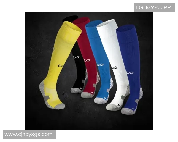 足球装备选购指南：如何选择适合的高性能球袜提升比赛表现